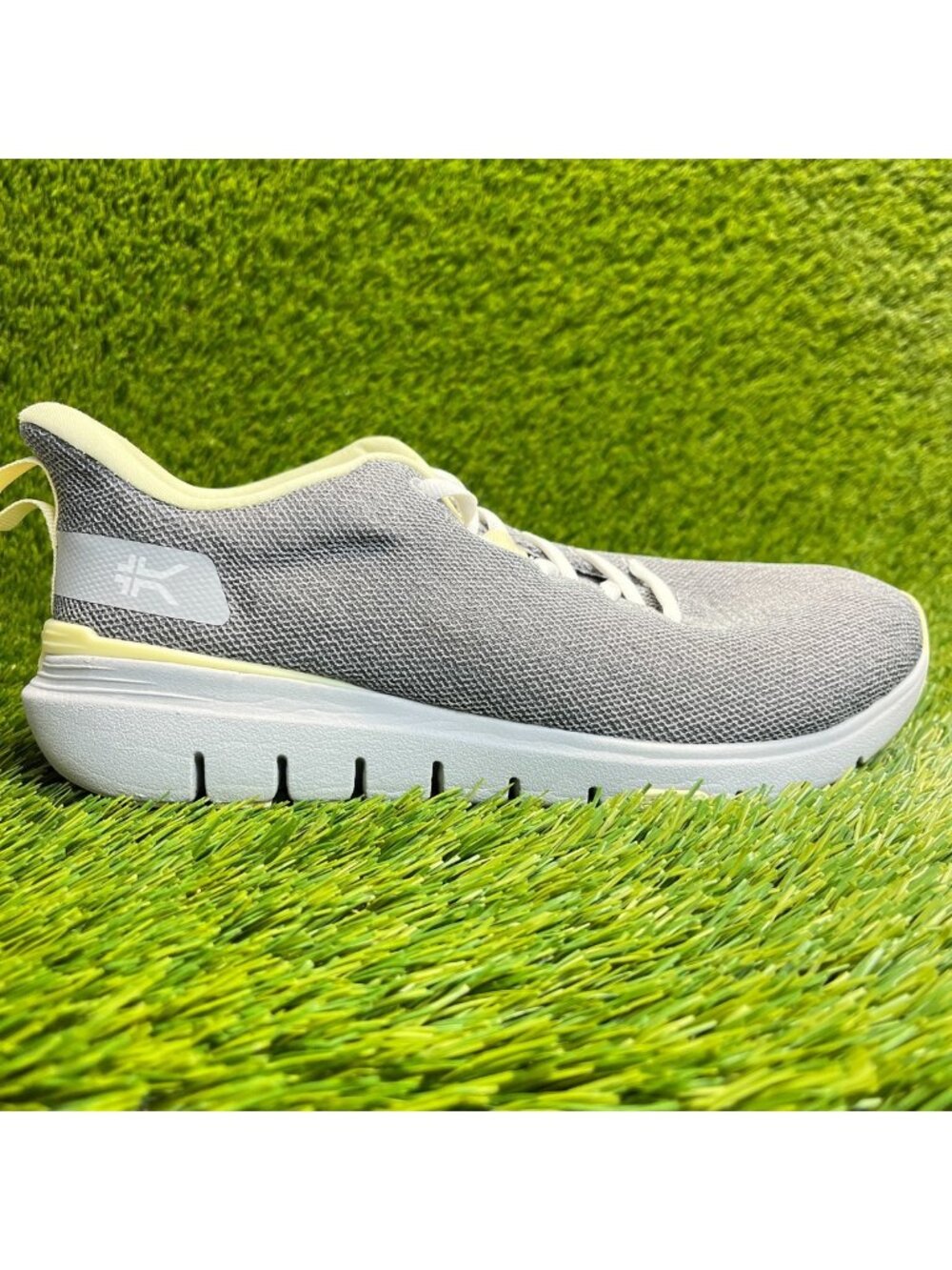 Kuru Flex Via Womens Size 8D Gray White Athletic Running Walking Shoes Sneakers